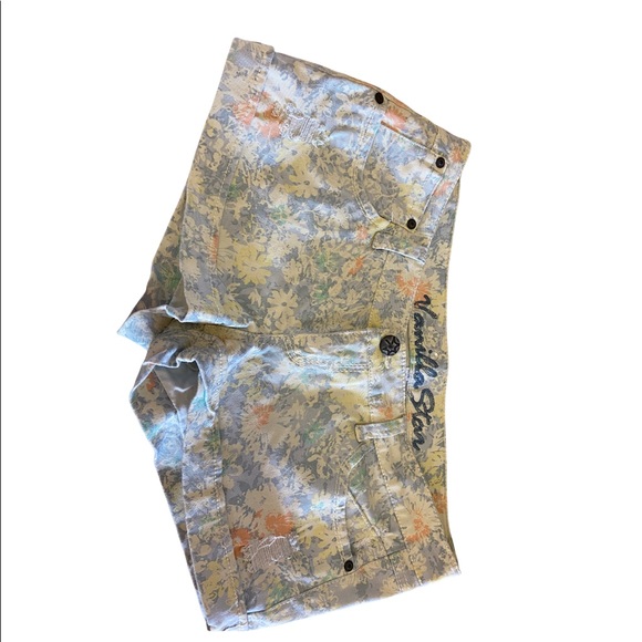 Vanilla Star Denim floral shorts - Picture 6 of 6